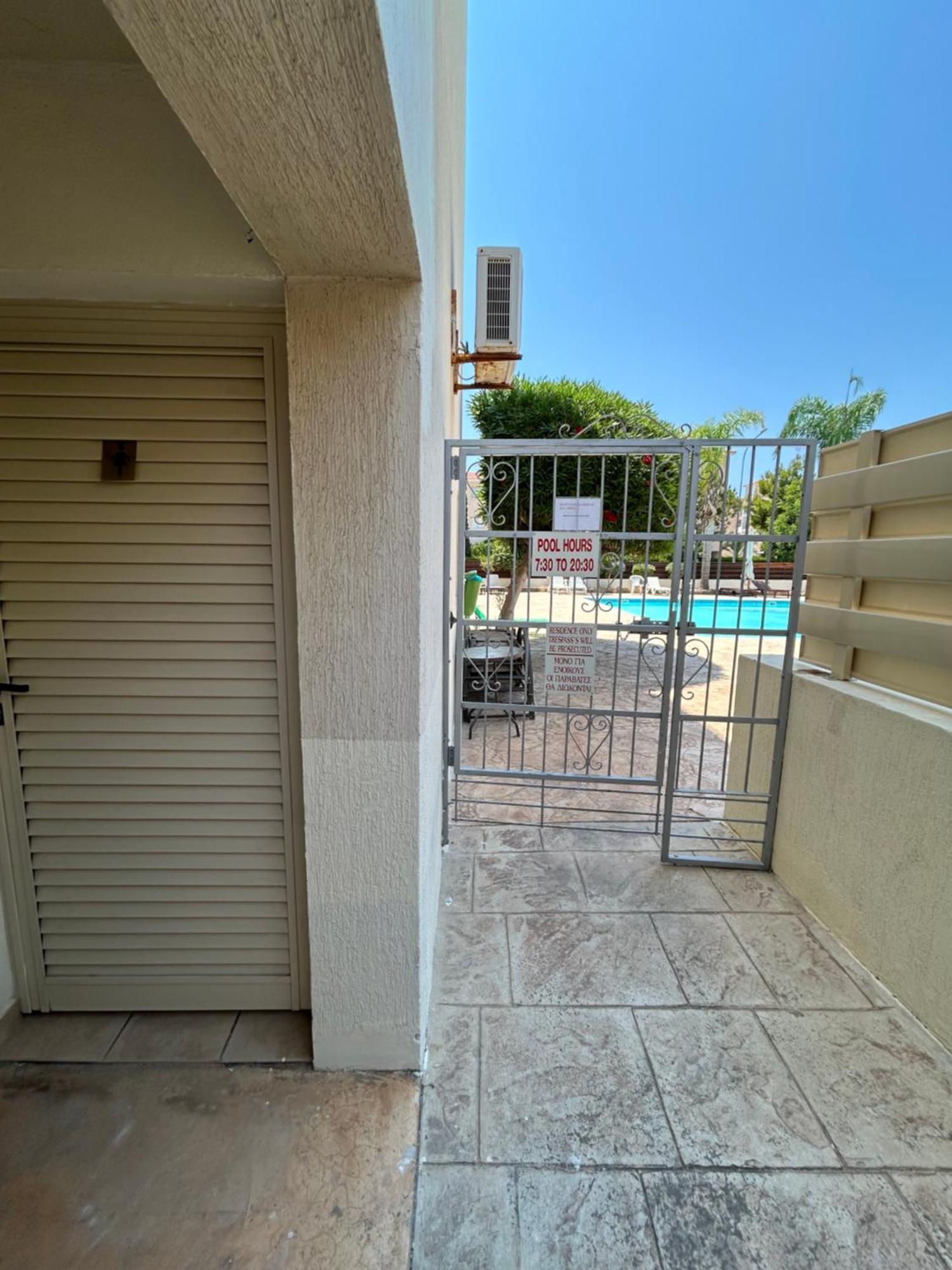 Private Apartment At Aristo Universe III With Pool Paphos Bagian luar foto